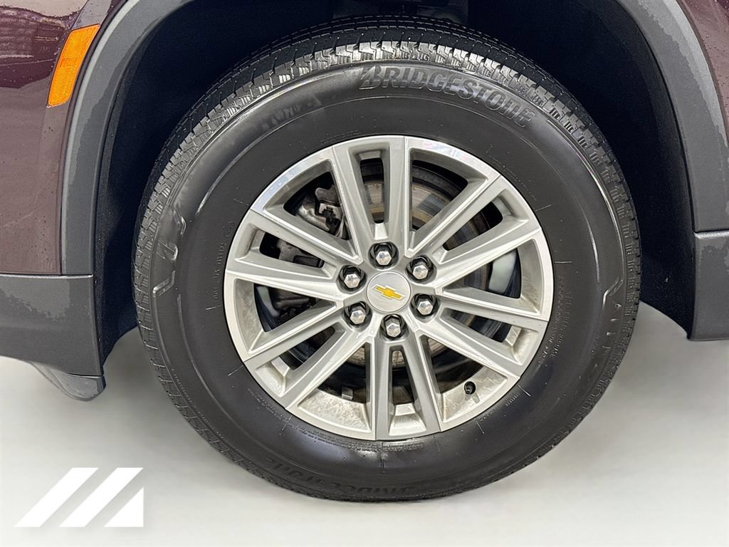 Used 2023 Chevrolet Traverse LT AWD/4WD image 32