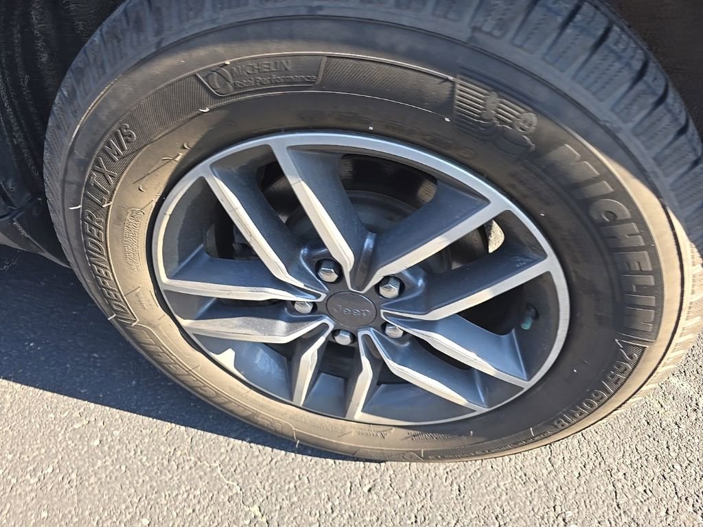 Used 2019 Jeep Grand Cherokee Limited w/ Luxury Group II image 7