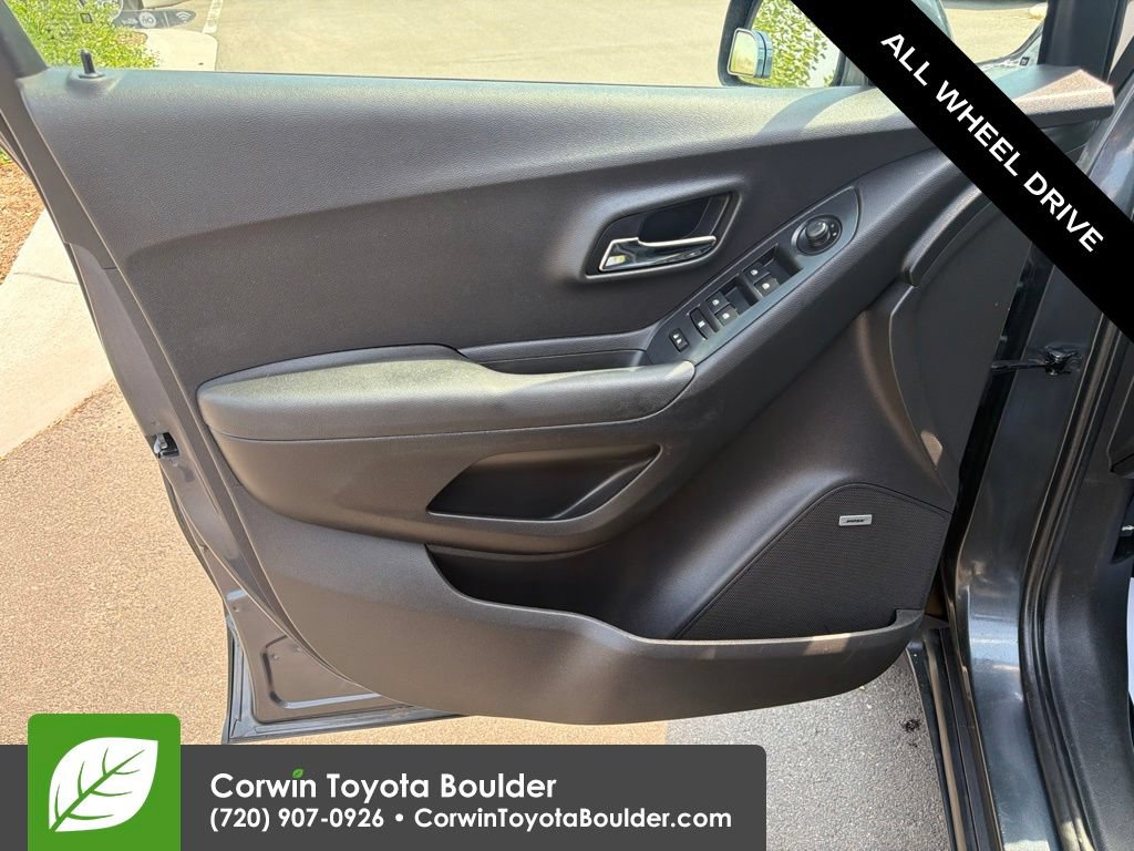 Used 2016 Chevrolet Trax LT w/ LT Sun and Sound Package AWD/4WD image 23