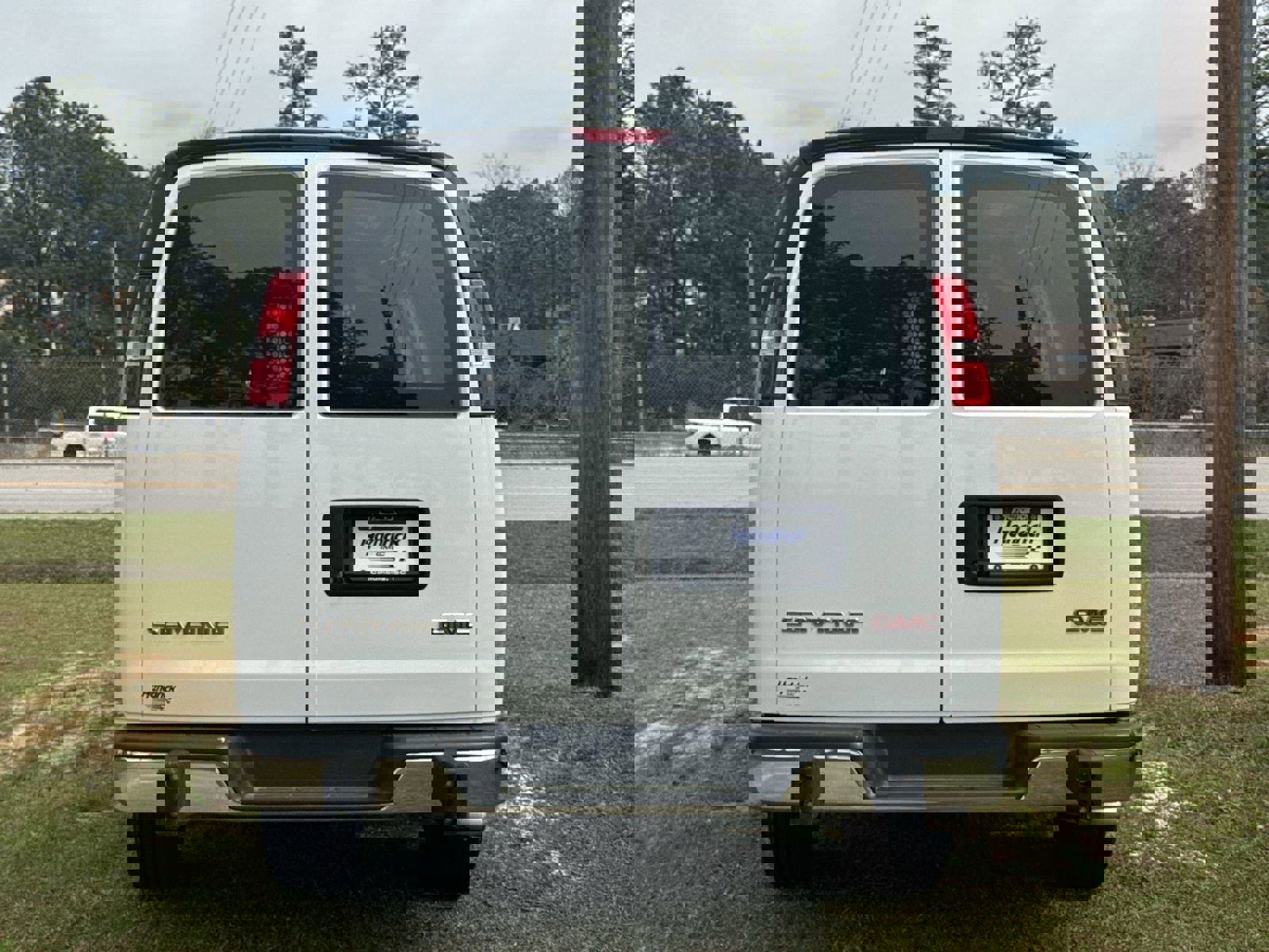 Used 2024 GMC Savana 2500 w/ Driver Convenience Package image 9