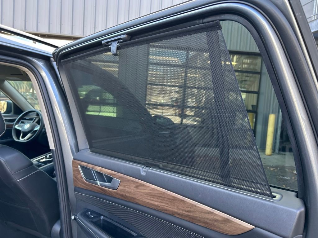 Used 2025 Volkswagen Atlas SE image 29