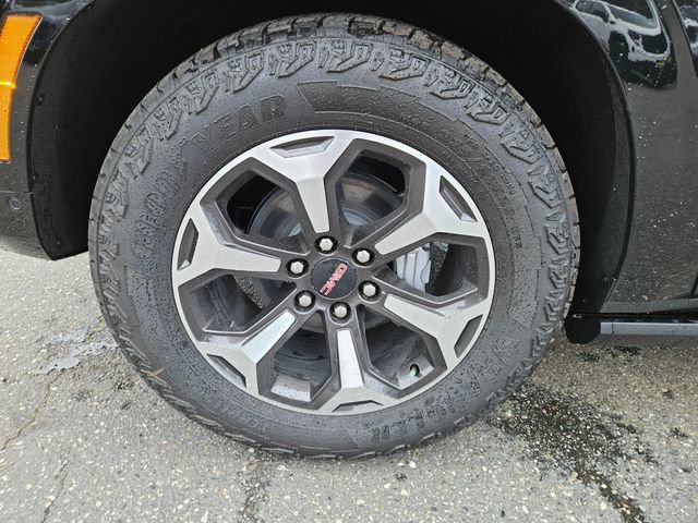 New 2026 GMC Yukon XL AT4 Ultimate AWD/4WD image 9