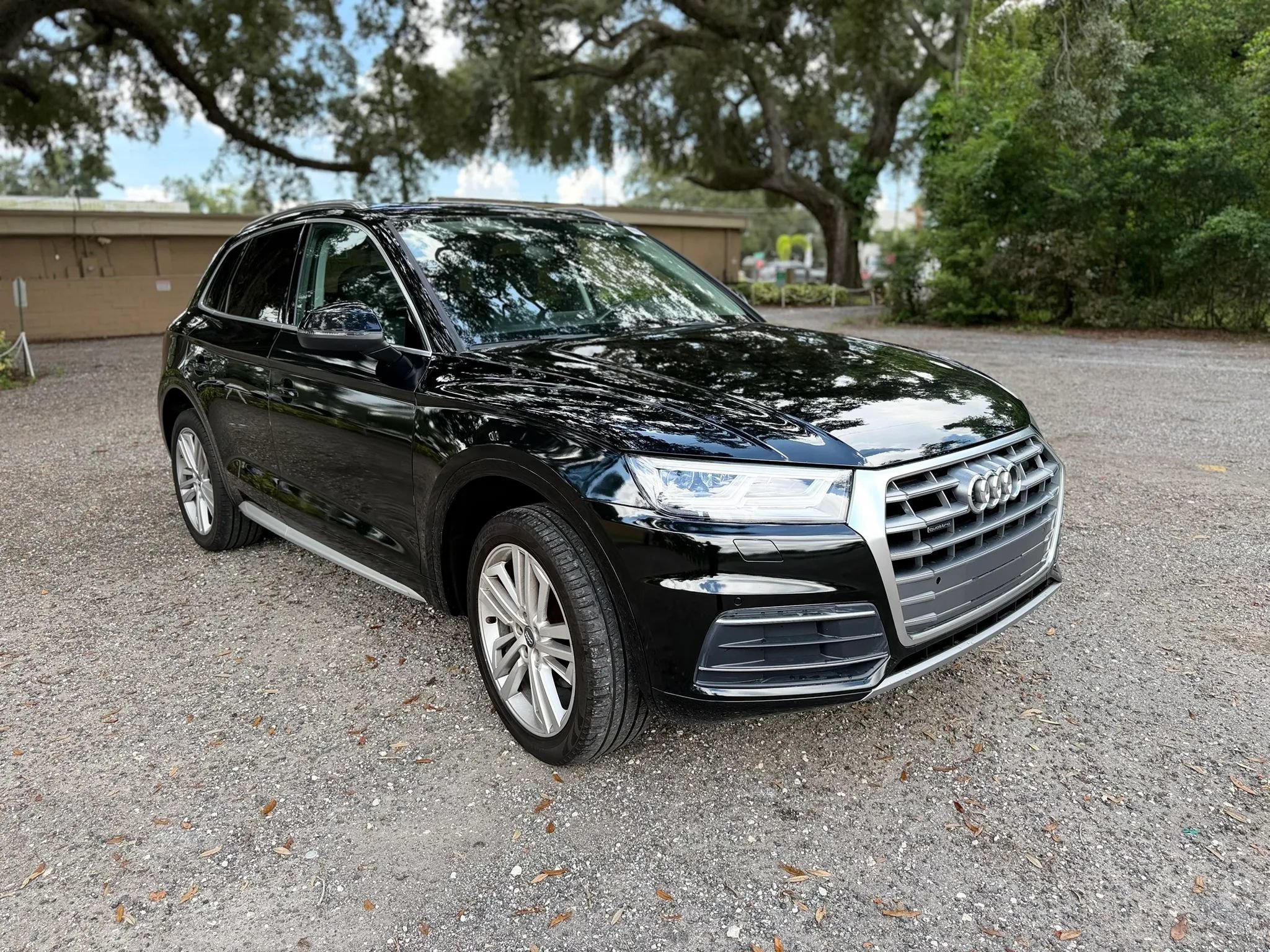 Used 2018 Audi Q5 2.0T Premium Plus w/ Premium Plus Package AWD/4WD image 3