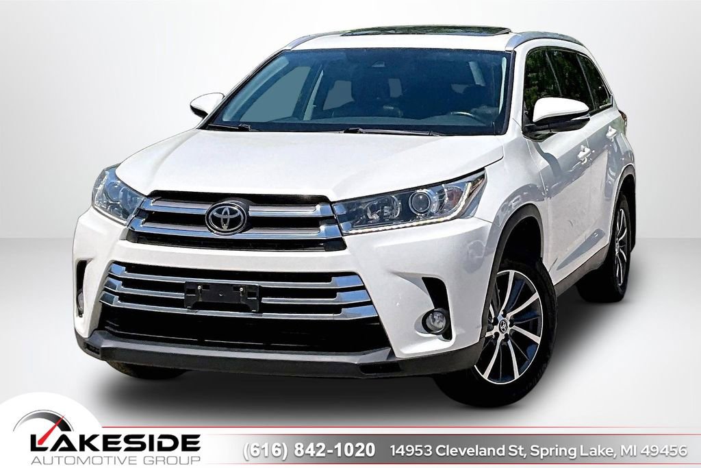 Used 2019 Toyota Highlander SE AWD/4WD image 1