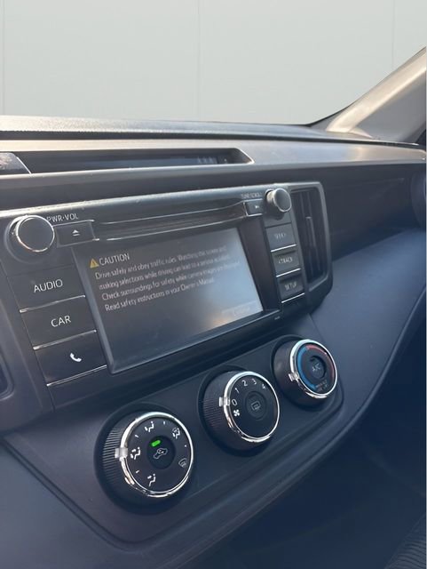 Used 2017 Toyota RAV4 LE FWD image 18