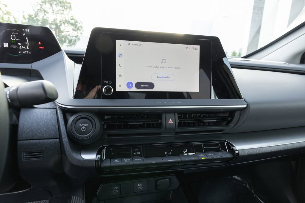 Used 2025 Toyota Prius LE image 17