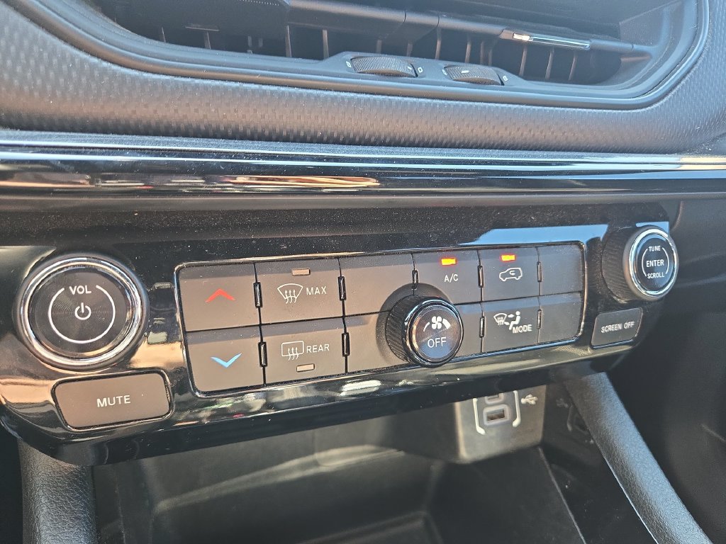 Used 2023 Jeep Compass Latitude AWD/4WD image 11