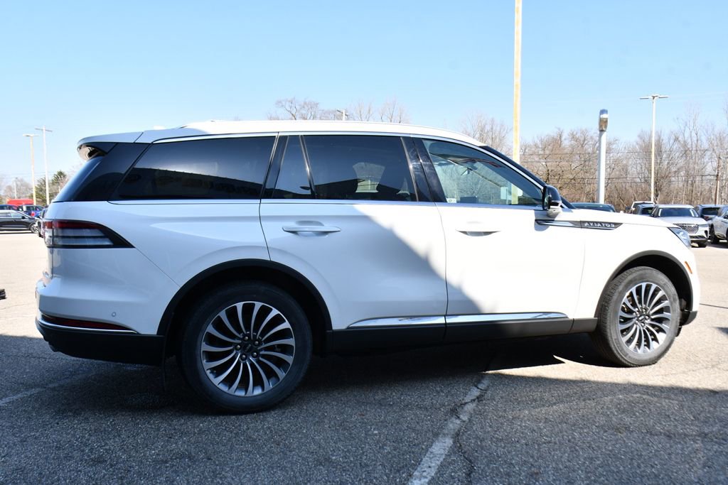 Used 2023 Lincoln Aviator Reserve w/ Class IV Trailer Tow Package AWD/4WD image 7