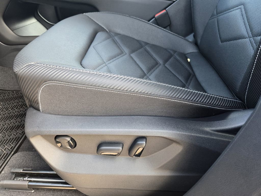 New 2026 Volkswagen Atlas Cross Sport SE image 19