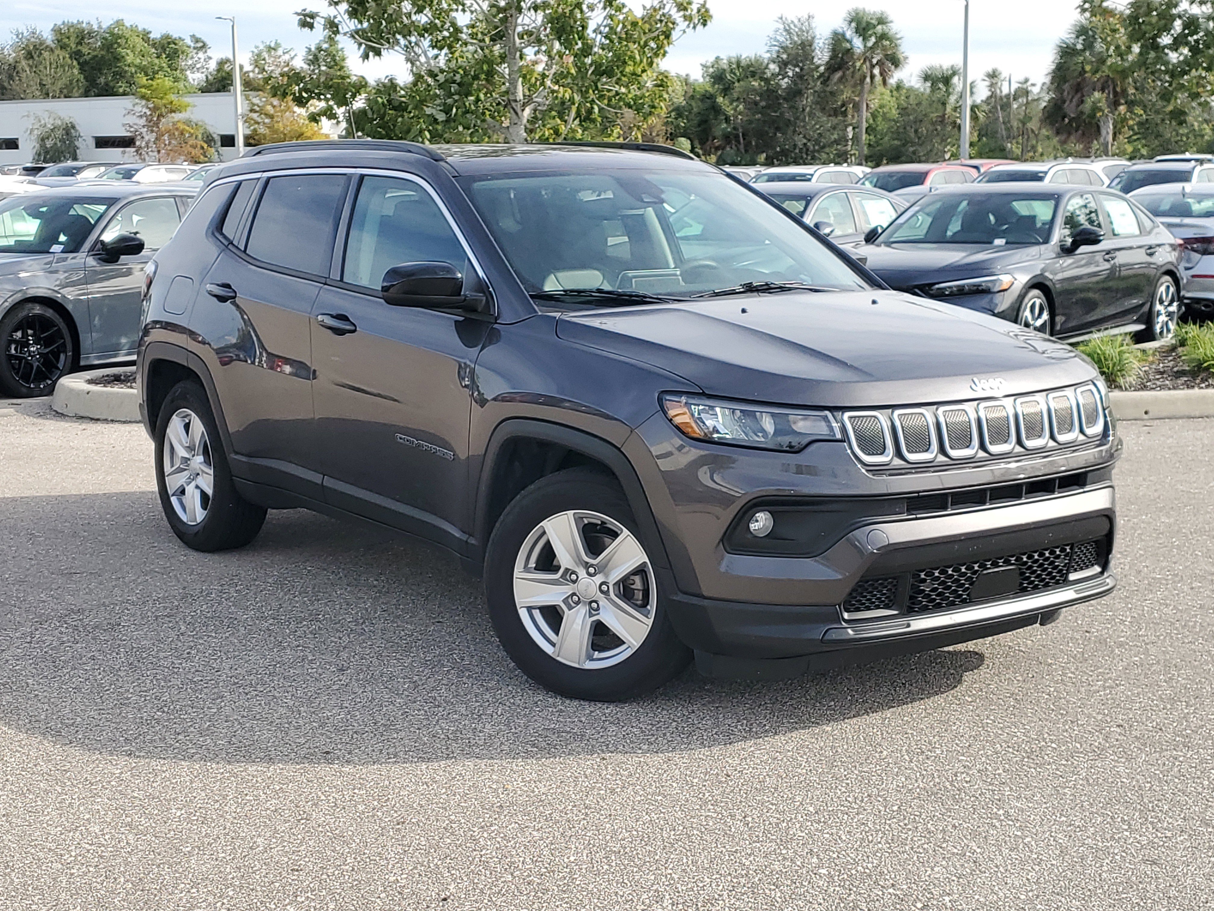 Used 2022 Jeep Compass Latitude w/ Sun and Sound Group image 32