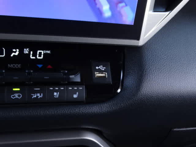 Used 2025 Toyota Sequoia Limited image 35