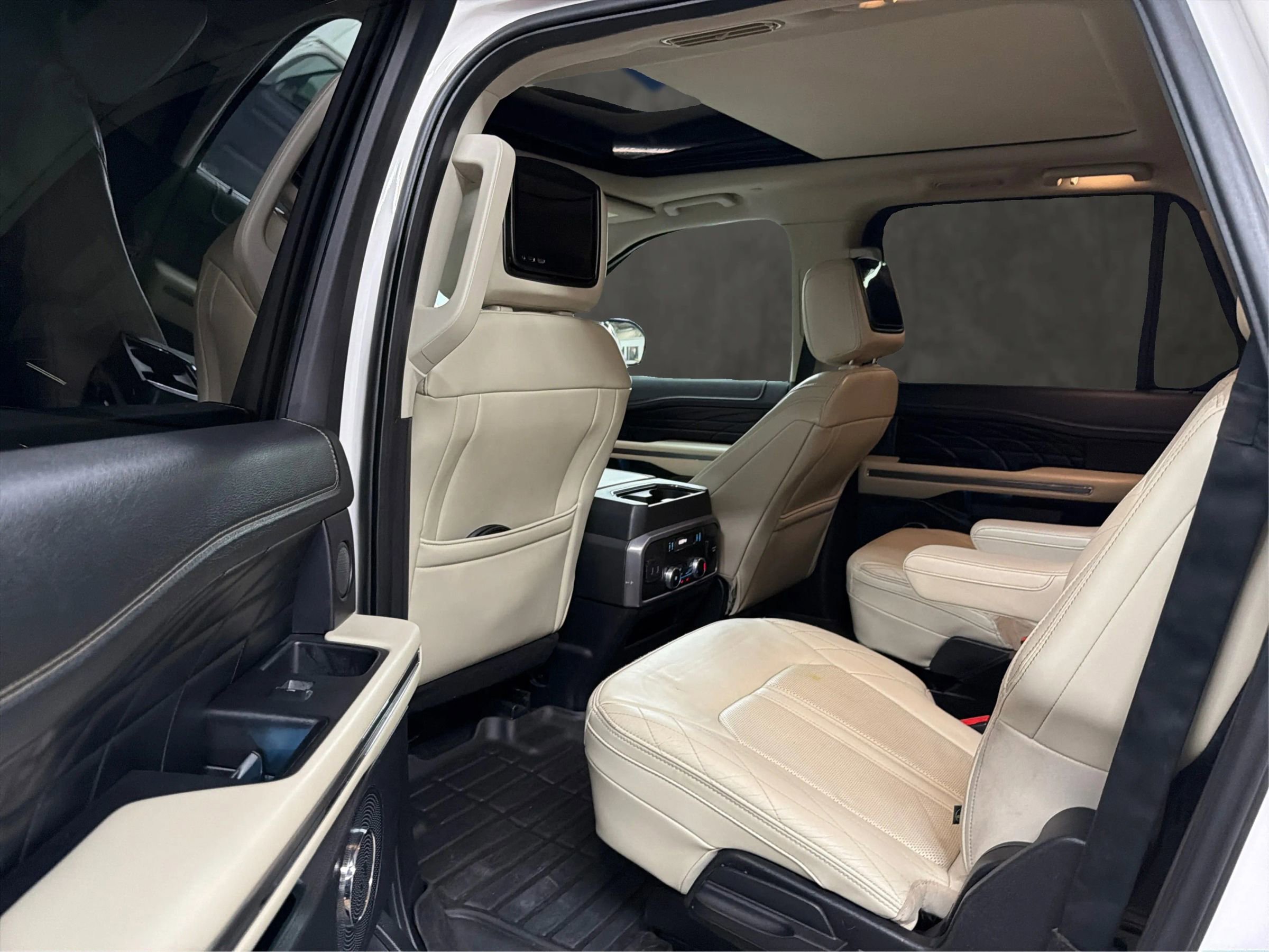 Used 2019 Ford Expedition Max Platinum AWD/4WD image 14