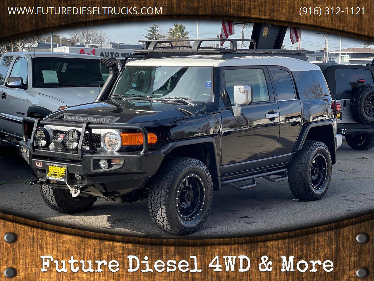 Used 2012 Toyota FJ Cruiser 4WD w/ Upgrade Pkg image 1