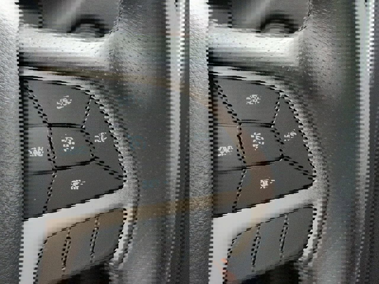 Used 2019 Dodge Durango SXT w/ 3rd Row Seating Group image 23