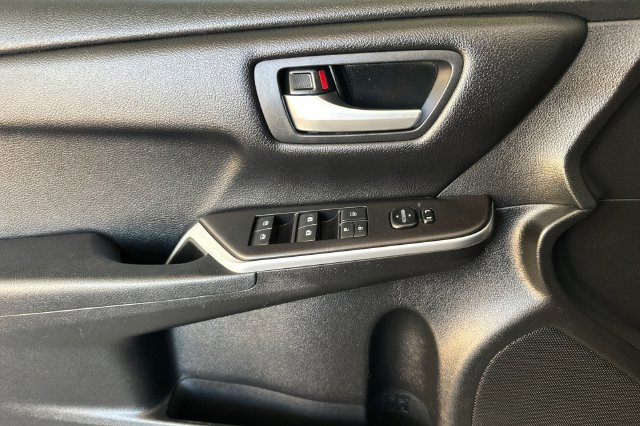 Certified 2017 Toyota Camry SE FWD image 14