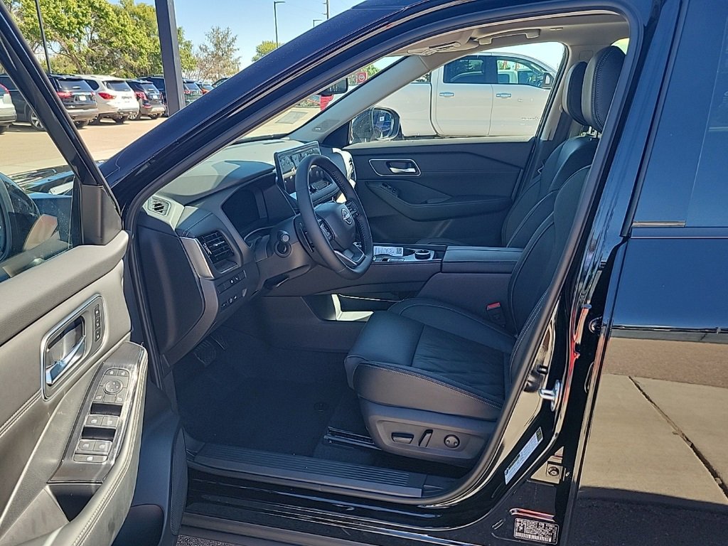 New 2026 Nissan Rogue Platinum image 10