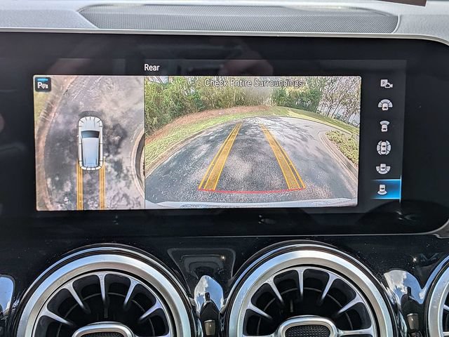 Used 2021 Mercedes-Benz GLB 250 4MATIC image 26