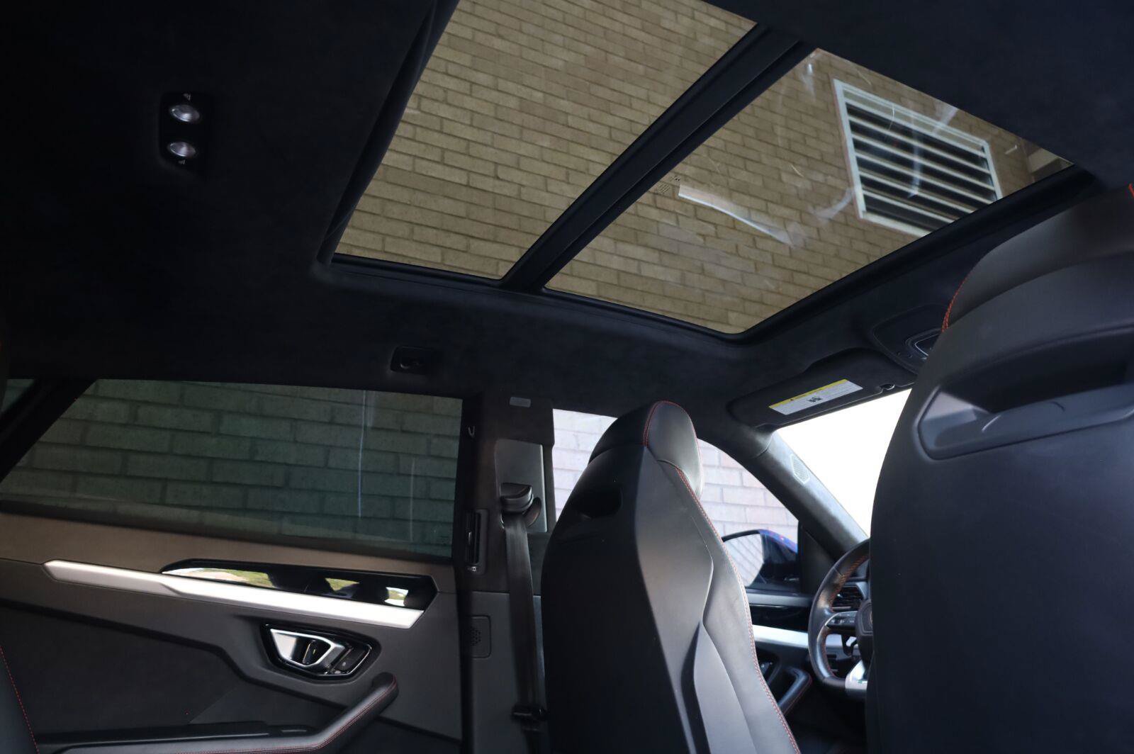 Used 2019 Lamborghini Urus AWD/4WD image 33
