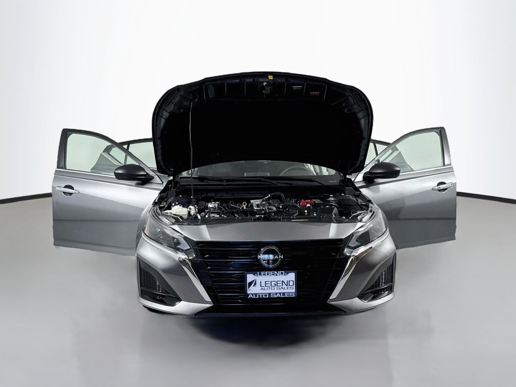 Used 2024 Nissan Altima 2.5 SV FWD image 17