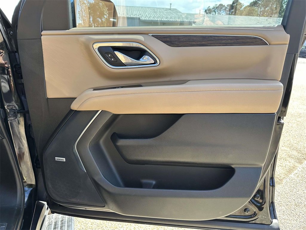 Used 2023 Chevrolet Suburban Premier w/ Premium Package 2 image 13