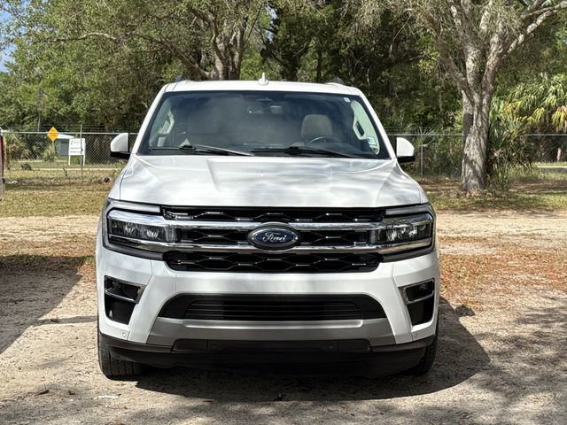 Used 2024 Ford Expedition Limited RWD image 3