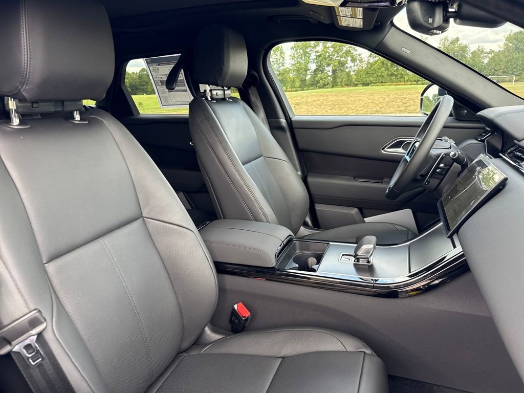 New 2026 Land Rover Range Rover Velar Dynamic SE image 16