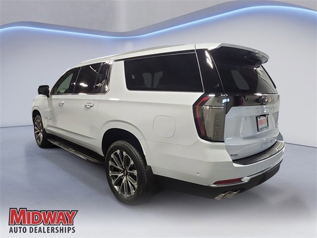 New 2026 Chevrolet Suburban High Country image 3