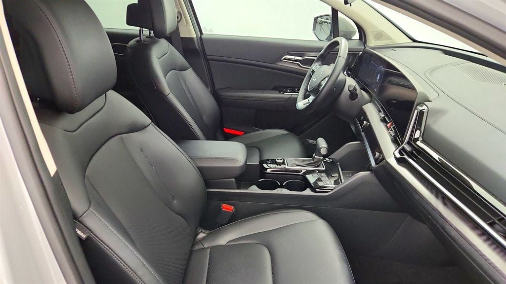 Used 2025 Kia Sportage SX FWD image 24