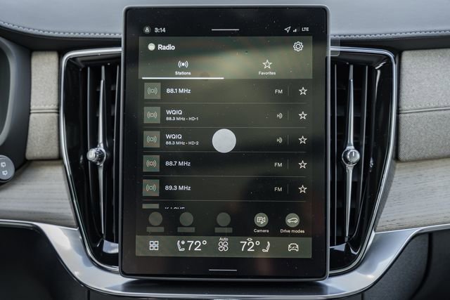 New 2026 Volvo XC90 B6 Plus w/ Protection Package Premier image 22