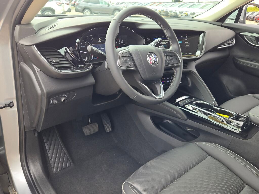 Used 2023 Buick Envision Essence image 21