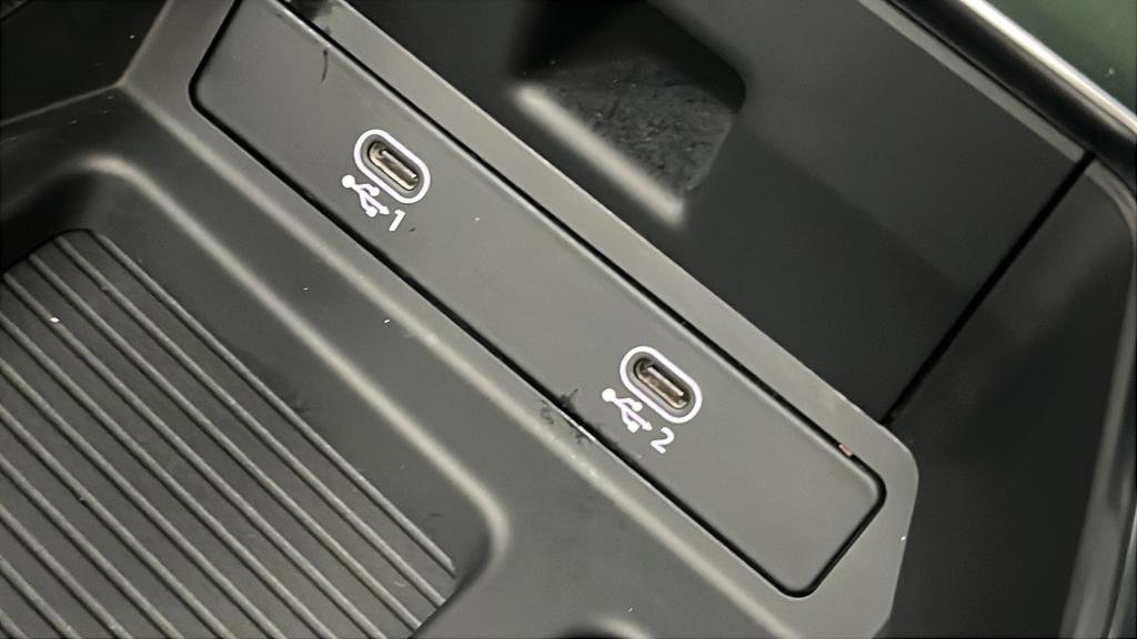 Used 2022 Audi e-tron Premium w/ Towing Package image 28