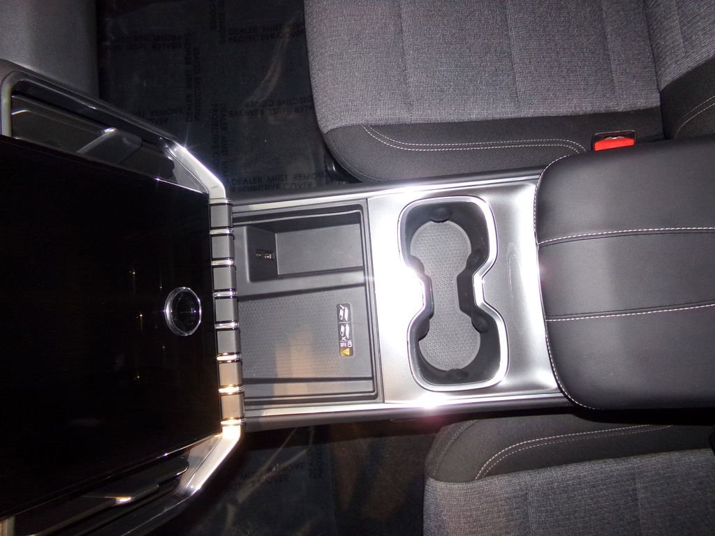 New 2025 GMC Acadia Elevation image 19