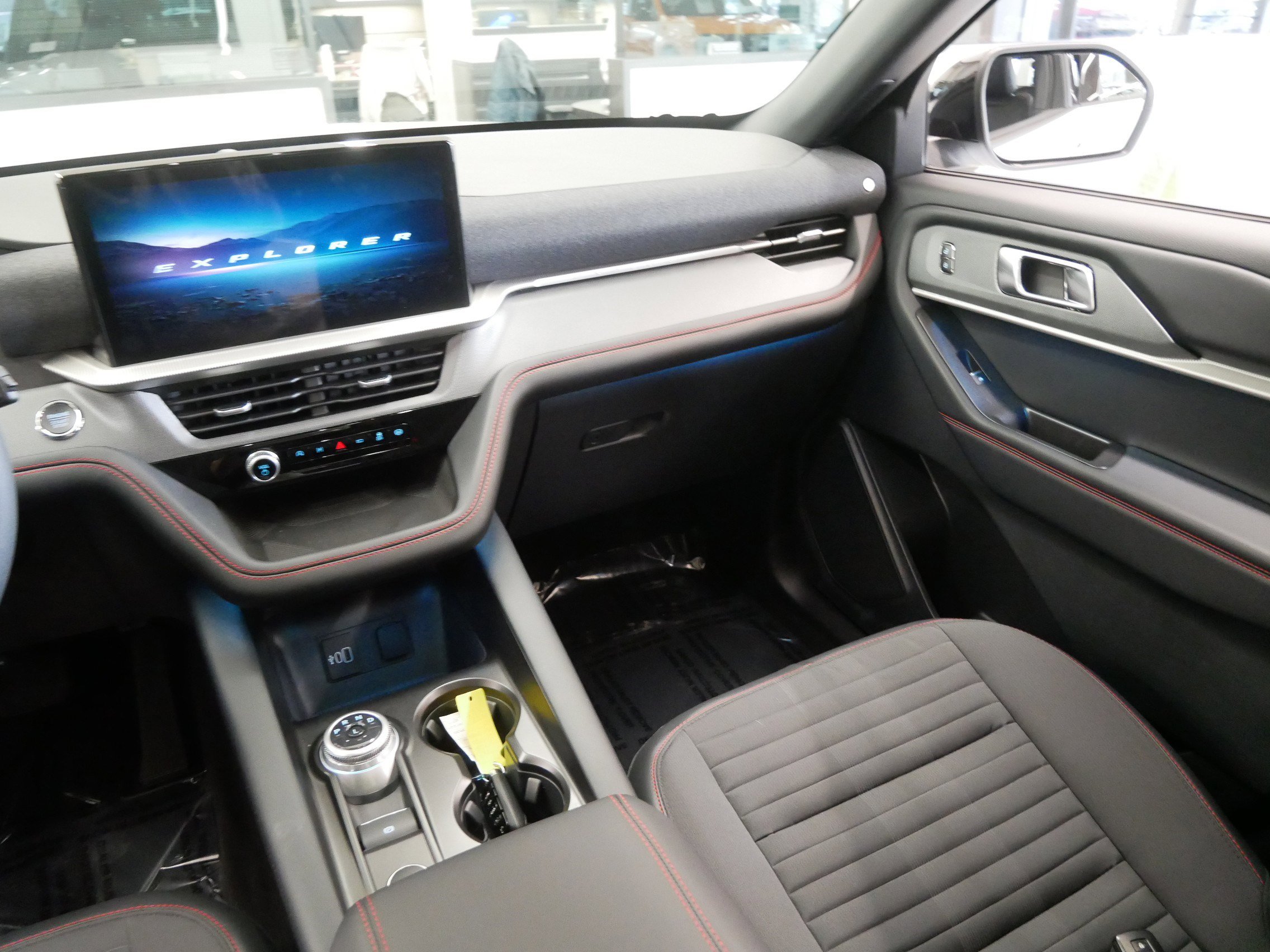 Used 2026 Ford Explorer ST-Line w/ ST-Line Street Pack image 11