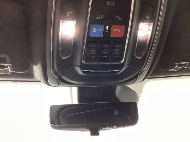 Used 2025 Jeep Grand Cherokee Overland w/ Adv Protech Group III AWD/4WD image 17