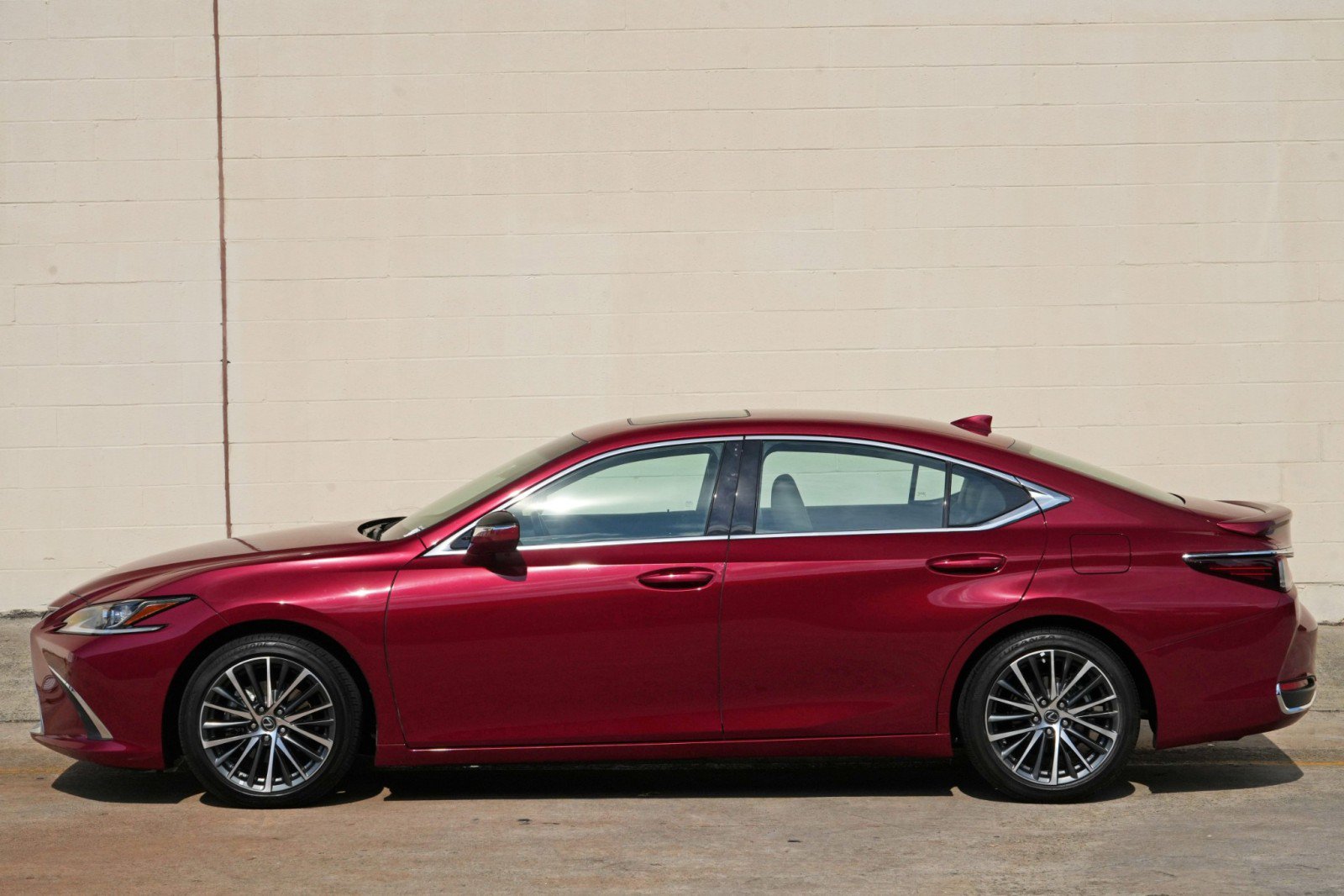 Used 2025 Lexus ES 300h w/ Premium Package FWD image 55