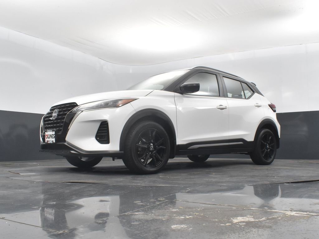 Used 2023 Nissan Kicks SR w/ SR Premium Package image 48