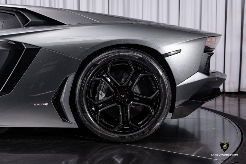 Used 2012 Lamborghini Aventador LP 700-4 image 14