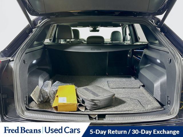 Used 2024 Volkswagen Atlas Cross Sport SEL R-Line AWD/4WD image 32
