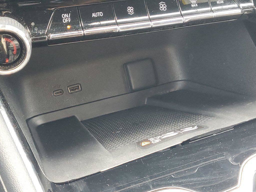 Certified 2024 Chevrolet Traverse LT w/ LPO, Floor Liner Package AWD/4WD image 18