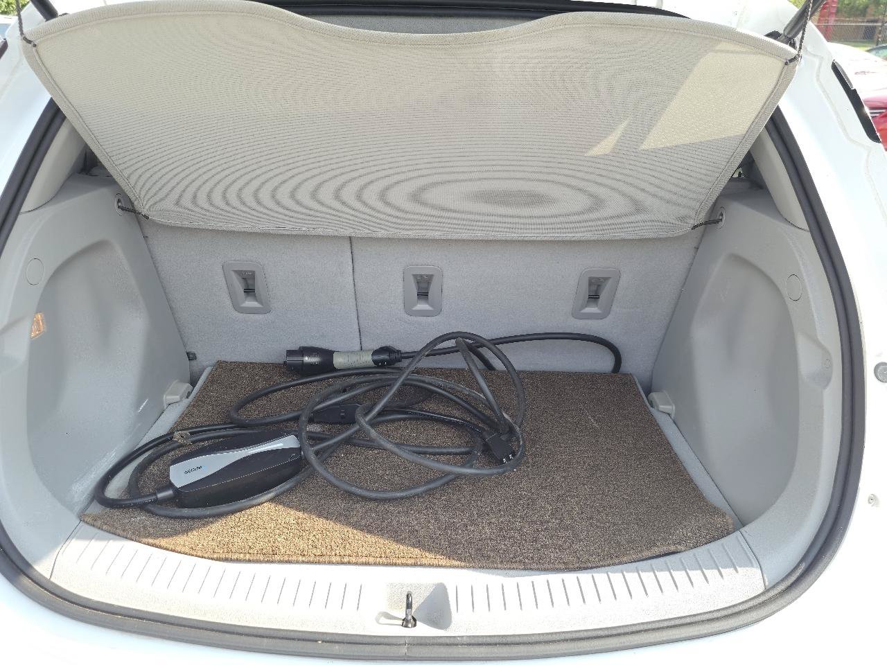 Used 2017 Chevrolet Bolt Premier w/ Driver Confidence II Package FWD image 14