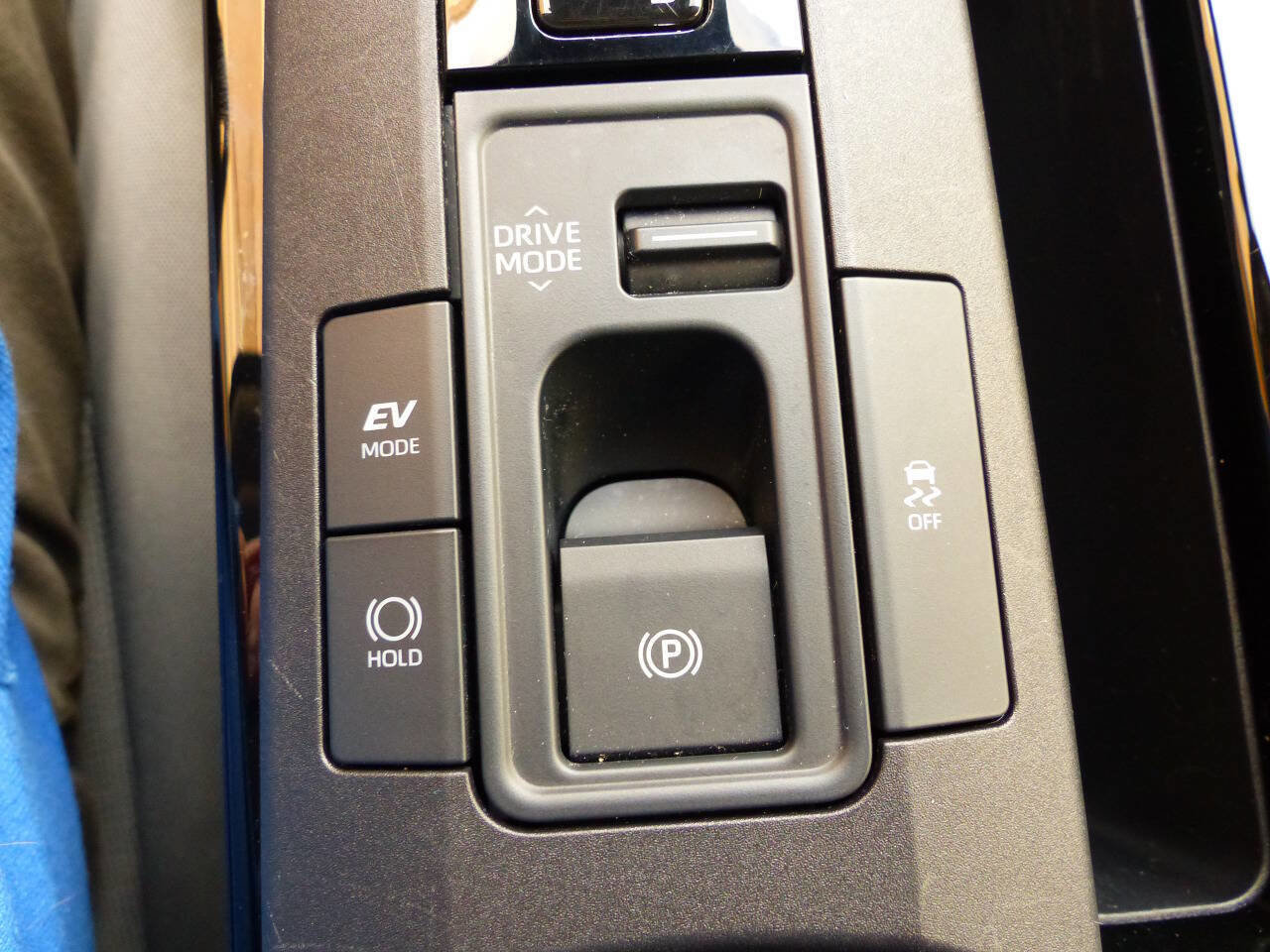 Used 2024 Toyota Prius LE image 50