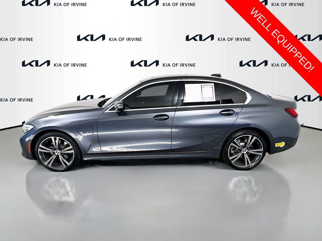 Used 2022 BMW 330e w/ Driving Assistance Package image 4
