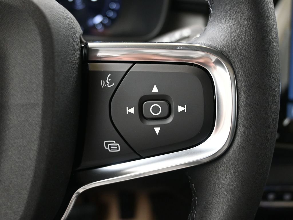 New 2026 Volvo XC40 B5 Ultra w/ Protection Package Premier image 29