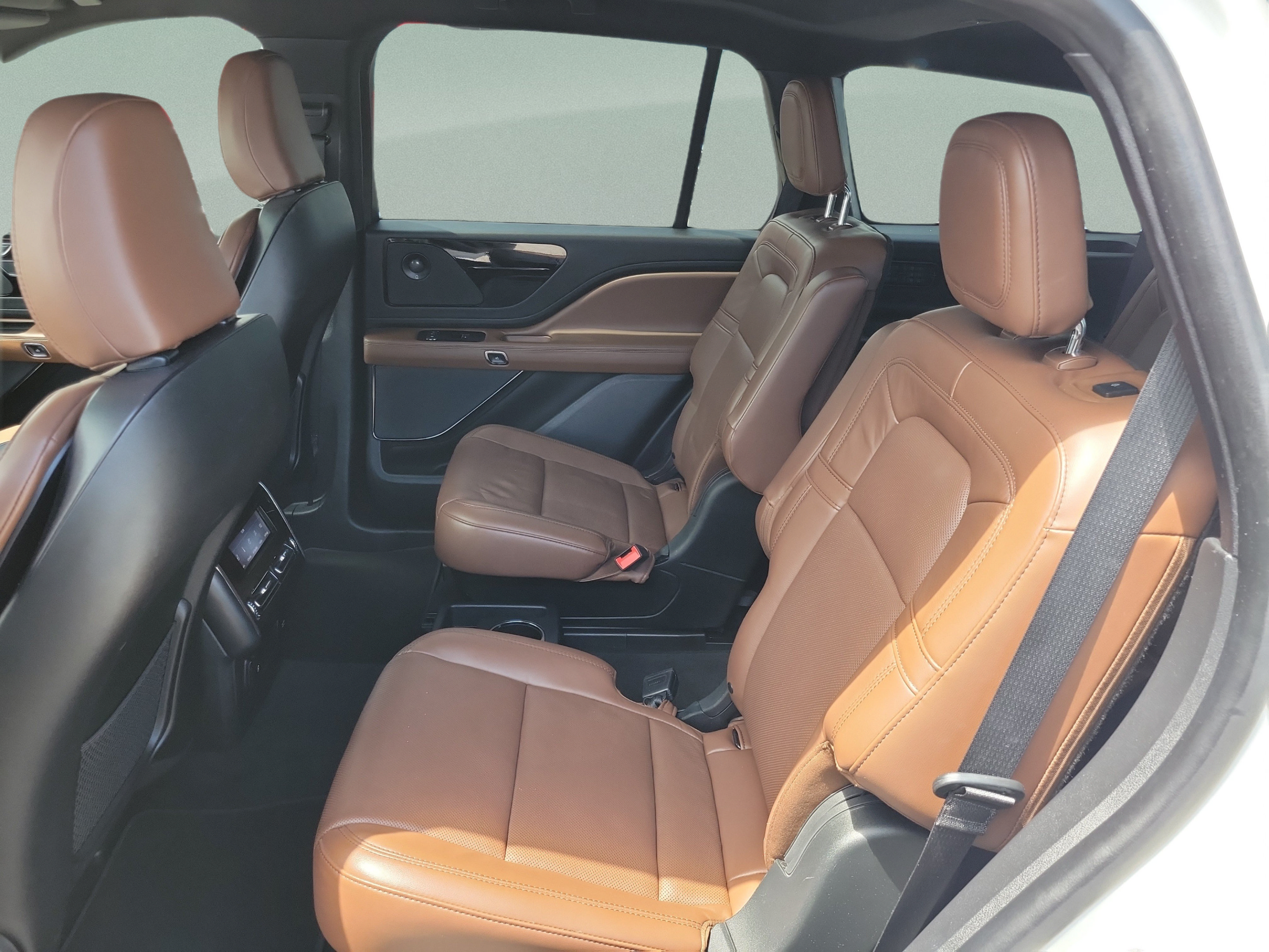 Used 2023 Lincoln Aviator Reserve w/ Equipment Group 201A RWD image 13