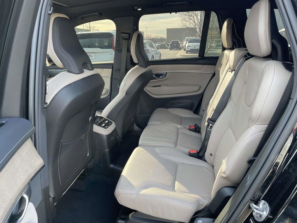 Used 2025 Volvo XC90 T8 Ultra image 3