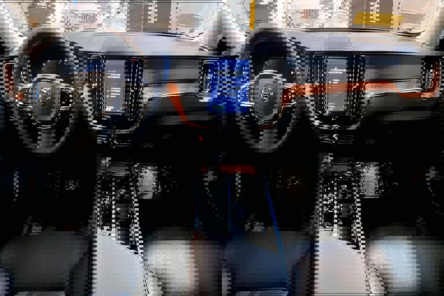 Used 2023 Volvo XC60 B5 Plus w/ Climate Package image 15