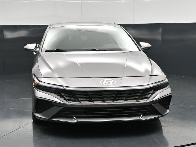 Used 2024 Hyundai Elantra SEL FWD image 4