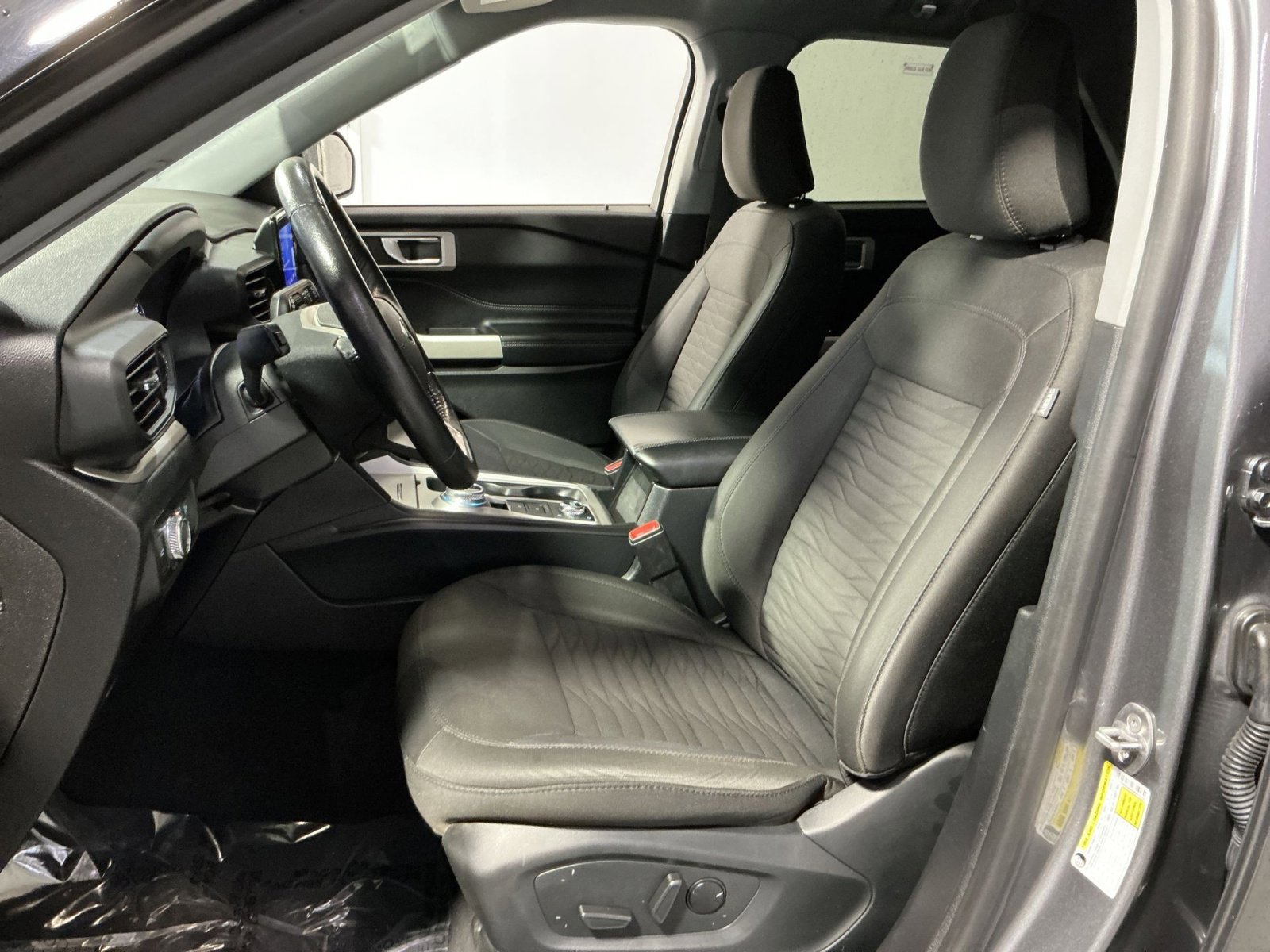 Used 2021 Ford Explorer XLT image 21