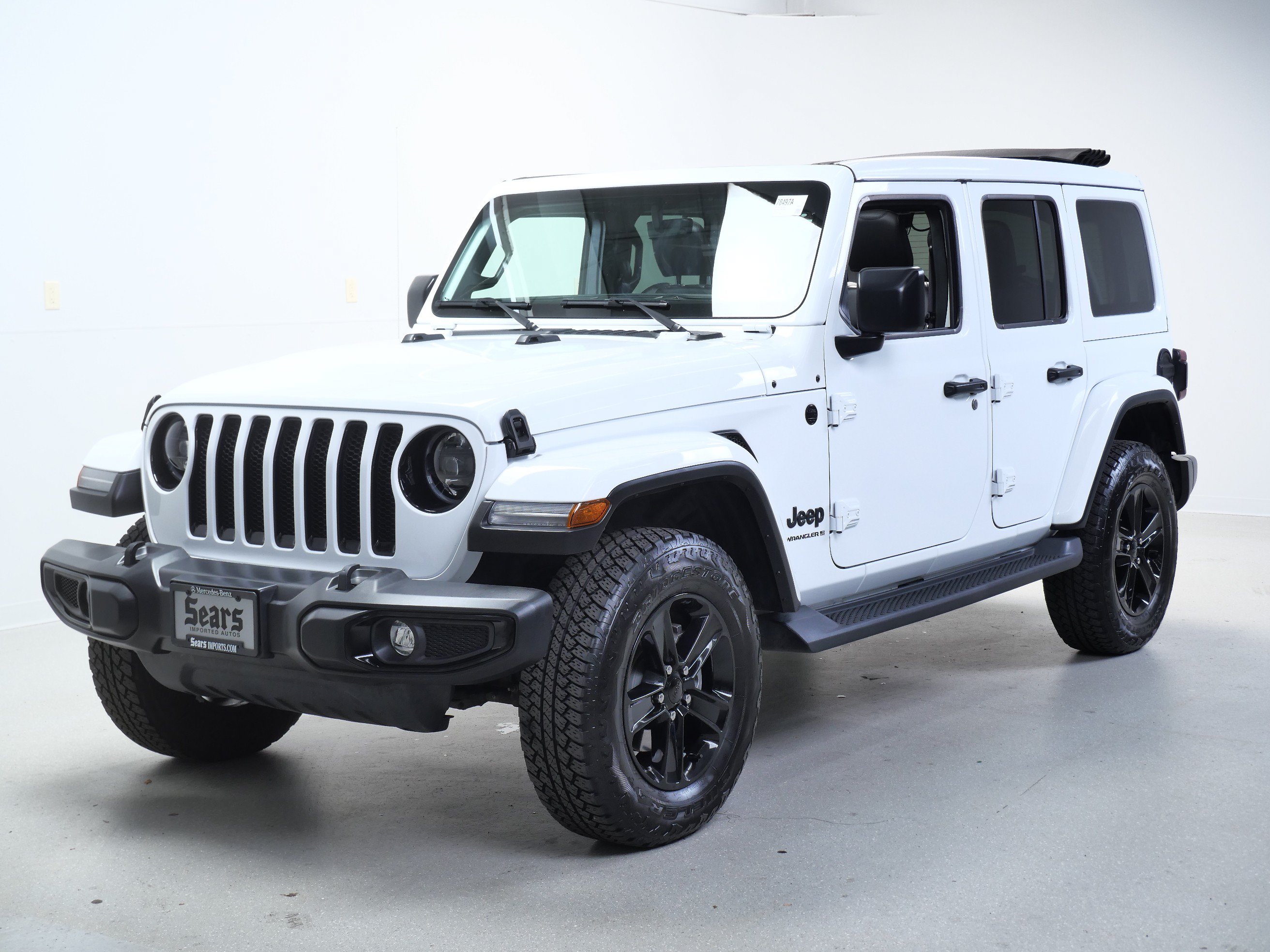 Used 2023 Jeep Wrangler Unlimited Sahara AWD/4WD image 8