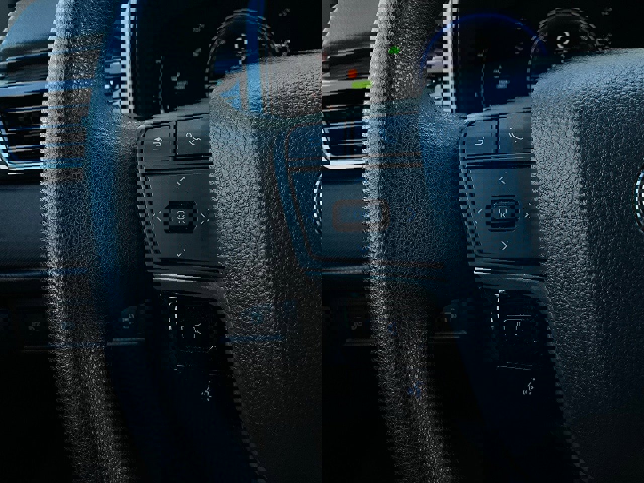 Used 2025 Toyota Camry LE image 32